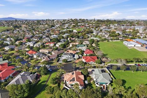 Photo of property in 27 Westminster Gardens, Unsworth Heights, Auckland, 0632