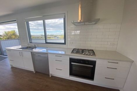 Photo of property in 115 Queens Road, Waikanae Beach, Waikanae, 5036