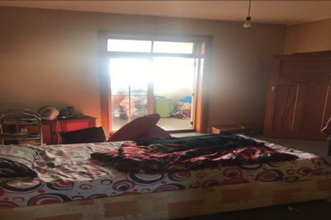 Photo of property in Devonport Apartments, 36/127 Saint Aubyn Street, New Plymouth, 4310