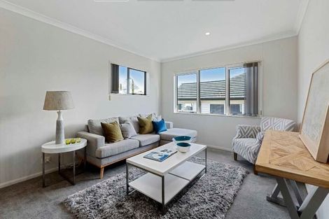 Photo of property in 12 Bur Oak Terrace, Schnapper Rock, Auckland, 0632