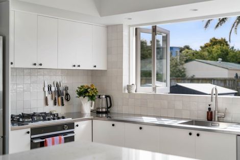 Photo of property in 19 Paterson Street, Mount Maunganui, 3116