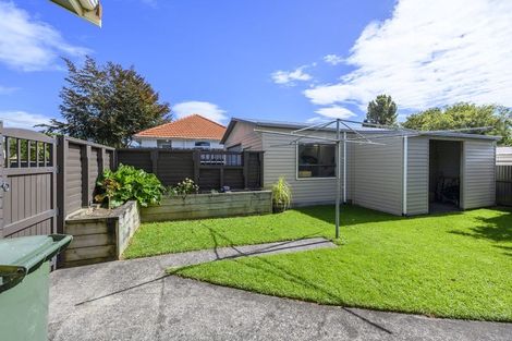 Photo of property in 76 Brooklands Road, Brooklands, New Plymouth, 4310