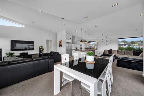 Photo of property in 15 Marlin Terrace, Bell Block, New Plymouth, 4312