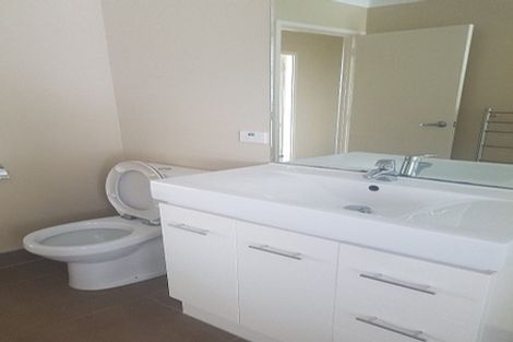 Photo of property in 1/134 Bleakhouse Road, Mellons Bay, Auckland, 2014