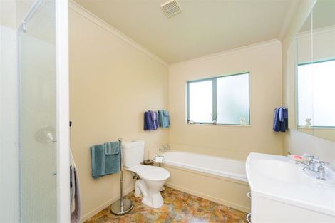 Photo of property in 6 Almond Grove, Feilding, 4702