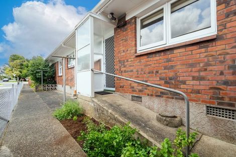 Photo of property in 2/92 Mill Road, Kensington, Whangarei, 0112