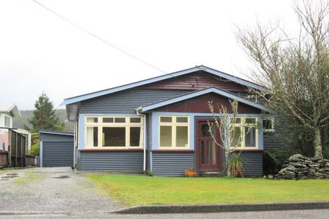 Photo of property in 77 Omapere Street, Dobson, Greymouth, 7805