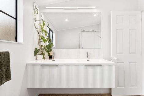 Photo of property in 19 Crampton Court, Orewa, 0931