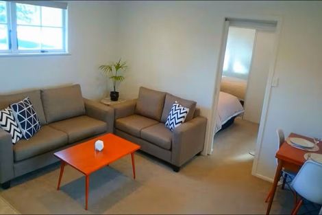 Photo of property in 85 Exmouth Road, Northcote, Auckland, 0627