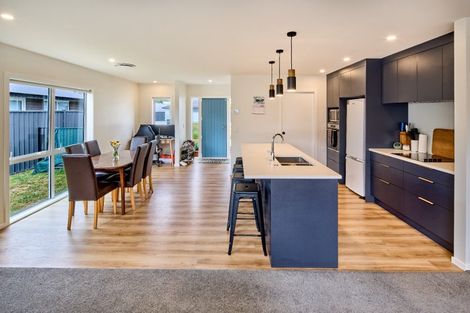 Photo of property in 28 Cynisca Crescent, Wallaceville, Upper Hutt, 5018