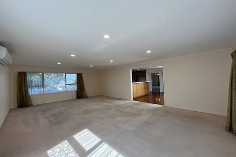 Photo of property in 19 St Simon Place, Botany Downs, Auckland, 2010