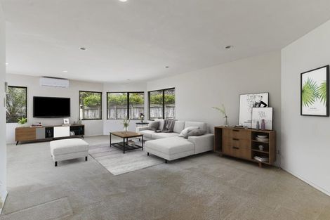 Photo of property in 1/40 Esther Place, Red Beach, 0932