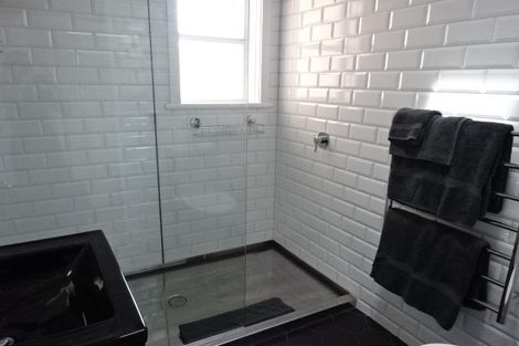 Photo of property in 1/64 Victoria Road, Devonport, Auckland, 0624