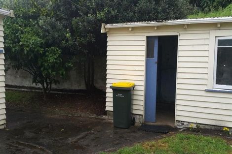 Photo of property in 113 Mangorei Road, Merrilands, New Plymouth, 4312