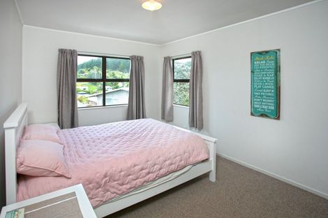 Photo of property in 127 Tuna Place, Onemana, Whangamata, 3691
