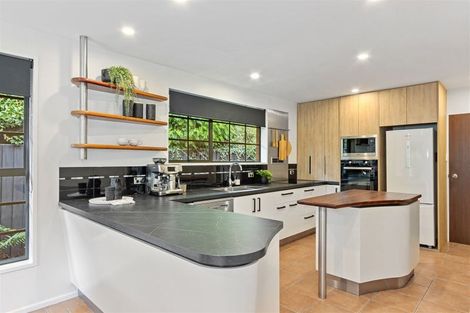 Photo of property in 27 Camberwell Place, Avonhead, Christchurch, 8042