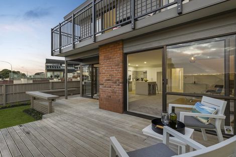 Photo of property in 1/42 Kiwi Esplanade, Mangere Bridge, Auckland, 2022