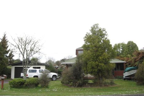 Photo of property in 24 Willow Avenue, Hannahs Bay, Rotorua, 3010