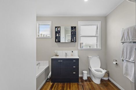 Photo of property in 4 Greenock Place, Awapuni, Palmerston North, 4412