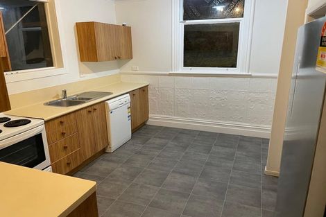 Photo of property in 34 Grove Road, Kelburn, Wellington, 6012