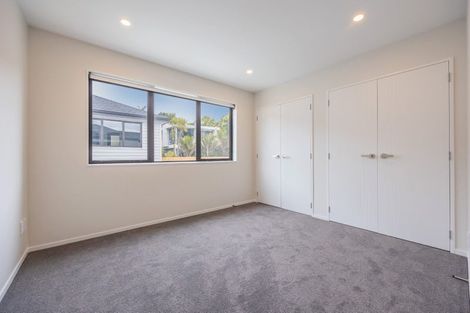 Photo of property in 3b Nor'east Drive, Northcross, Auckland, 0632