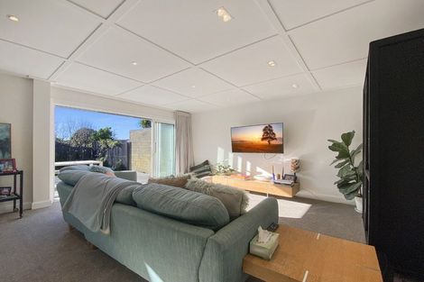 Photo of property in 81 Endeavour Street, Lyall Bay, Wellington, 6022