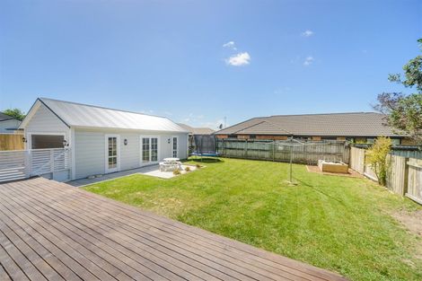 Photo of property in 17 Perrin Place, Kelvin Grove, Palmerston North, 4414