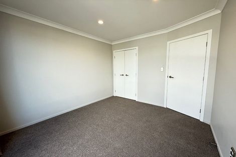 Photo of property in 9b Clearwater Cove, West Harbour, Auckland, 0618