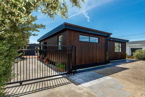 Photo of property in 150 Beach Road, North New Brighton, Christchurch, 8083