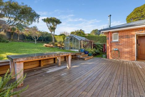 Photo of property in 32 Grandview Crescent, Opoho, Dunedin, 9010