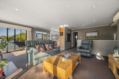 Photo of property in 8 Brunette Drive, Acacia Bay, Taupo, 3330