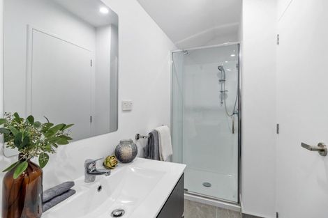 Photo of property in 2/119 Bruce Mclaren Road, Henderson, Auckland, 0612