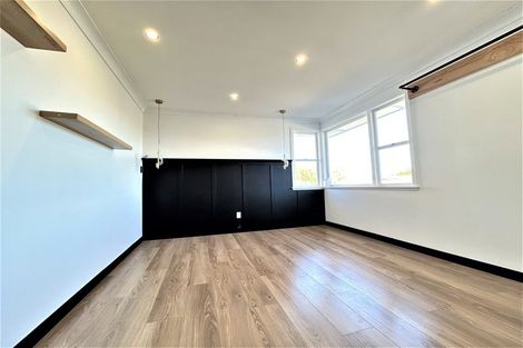 Photo of property in 2/24 Holbrook Street, Blockhouse Bay, Auckland, 0600
