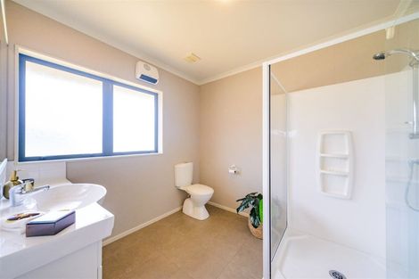 Photo of property in 2 Varsity Heights, Fitzherbert, Palmerston North, 4410