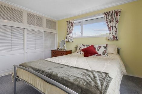 Photo of property in 17 Hillcrest Place, Avonhead, Christchurch, 8042