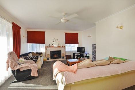 Photo of property in 71 Oxford Street, Lansdowne, Masterton, 5810