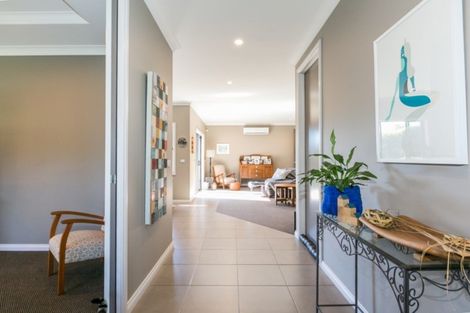 Photo of property in Heynes Place, 31 Heynes Place, Clive, 4102