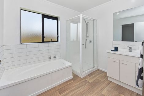 Photo of property in 8 Colt Place, Randwick Park, Auckland, 2105