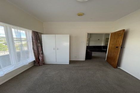 Photo of property in 13a Romney Square, Tawa, Wellington, 5028