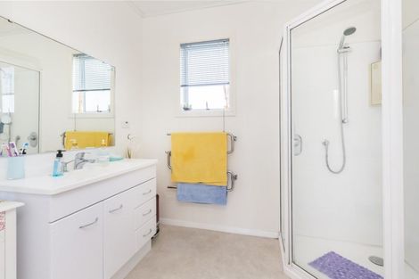 Photo of property in 130 Bedford Street, Cannons Creek, Porirua, 5024