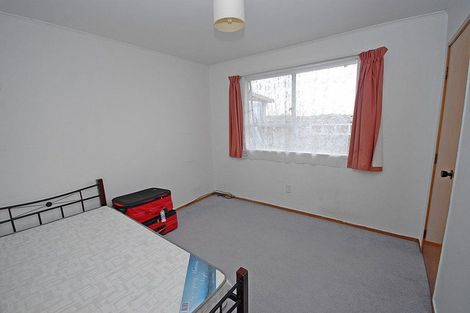 Photo of property in 25 Trias Road, Totara Vale, Auckland, 0629