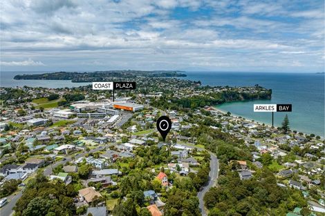 Photo of property in 1 Cochrane Avenue, Arkles Bay, Whangaparaoa, 0932