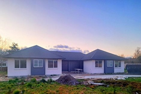 Photo of property in 10 Van Baarle Close, Carterton, 5713