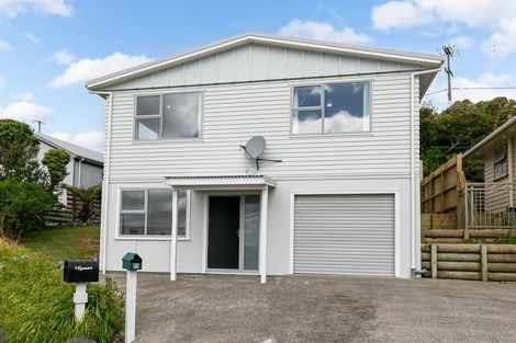 Photo of property in 97 Glanmire Road, Newlands, Wellington, 6037