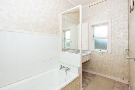 Photo of property in 18 Kelvin Street, Inner Kaiti, Gisborne, 4010