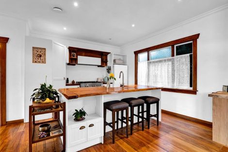 Photo of property in 7 Seddon Street, Westown, New Plymouth, 4310