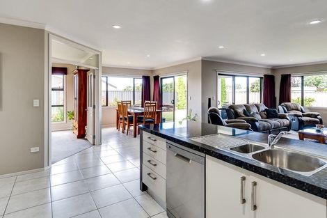 Photo of property in 15 Milford Place, Poraiti, Napier, 4112
