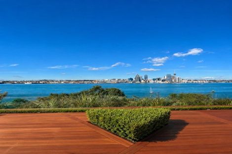 Photo of property in 55 Stanley Point Road, Stanley Point, Auckland, 0624