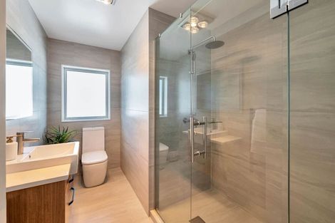 Photo of property in 116b Hepburn Road, Glendene, Auckland, 0602