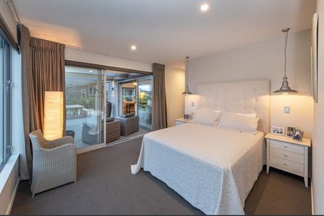 Photo of property in 16 Edgewood Place, Wanaka, 9305